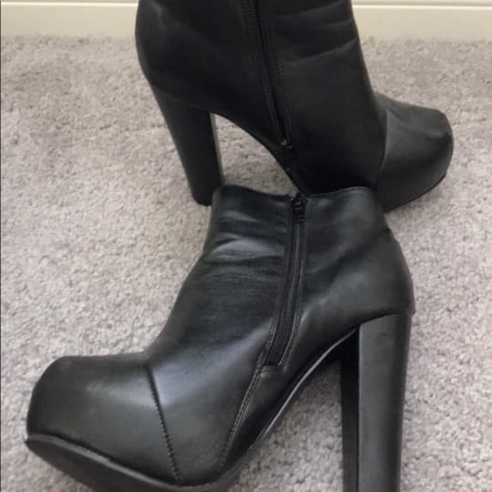Platform boot heels
